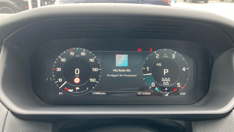 Land Rover Discovery 3.0 D300 Dynamic SE 5dr Auto Diesel Station Wagon